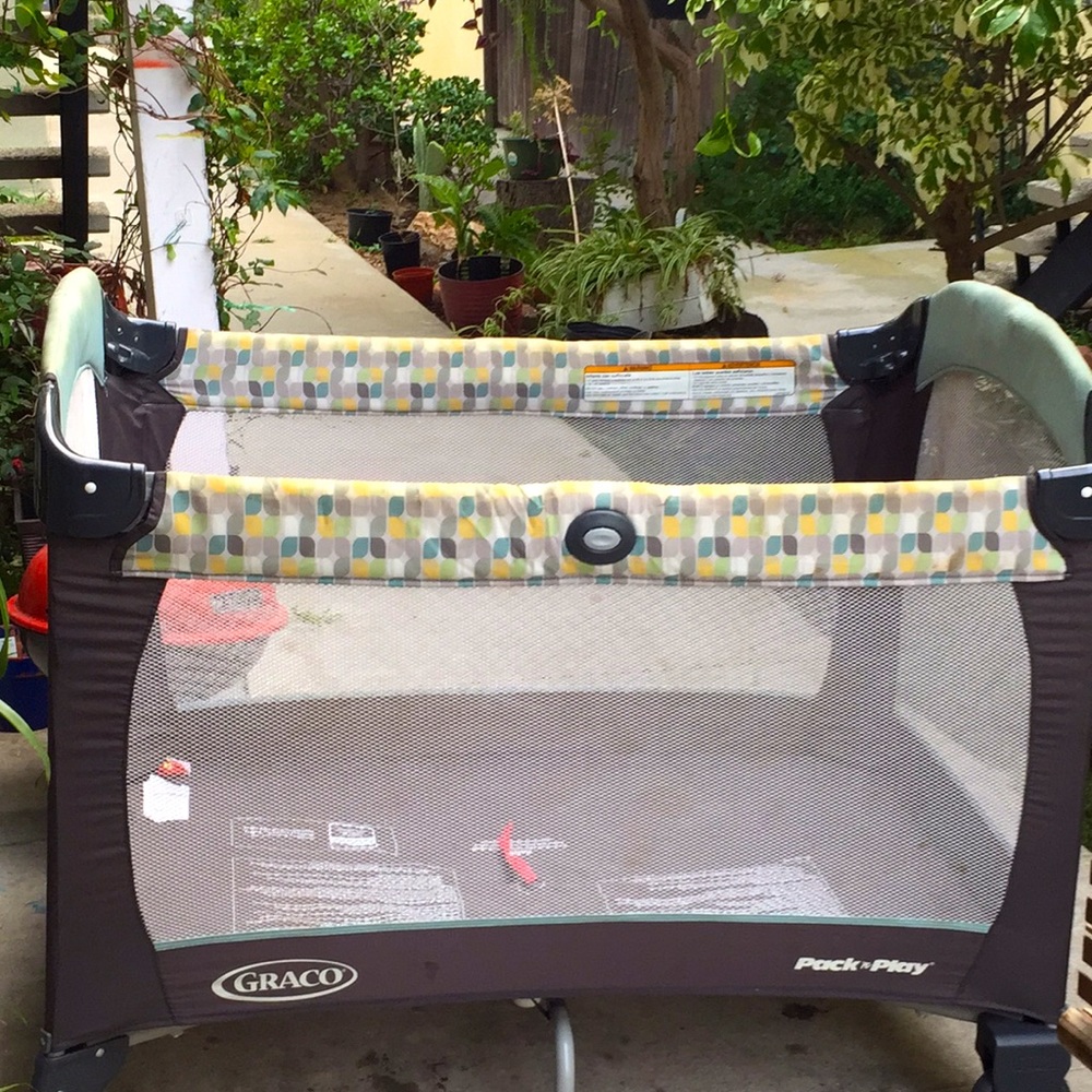 Graco pack n play